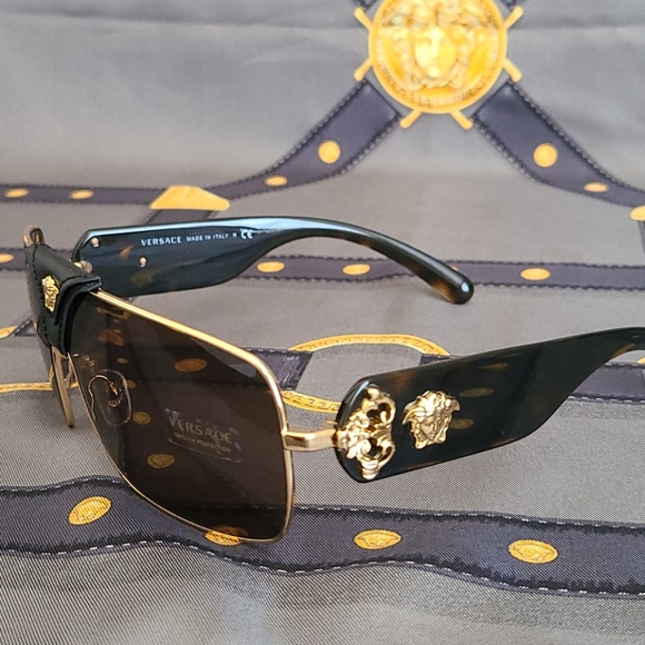 💯% GENUINE VERSACE UNISEX LOGO FRAME SUNGLASSES - Picture 11 of 16